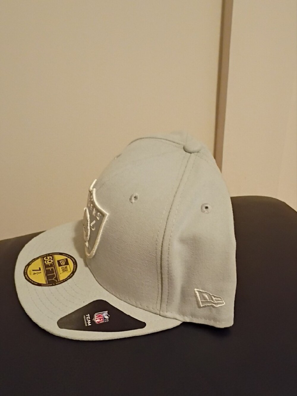 New Era Oakland Raiders Light Mint and White Fitted 59FIFTY Hat - Picture 2 of 3
